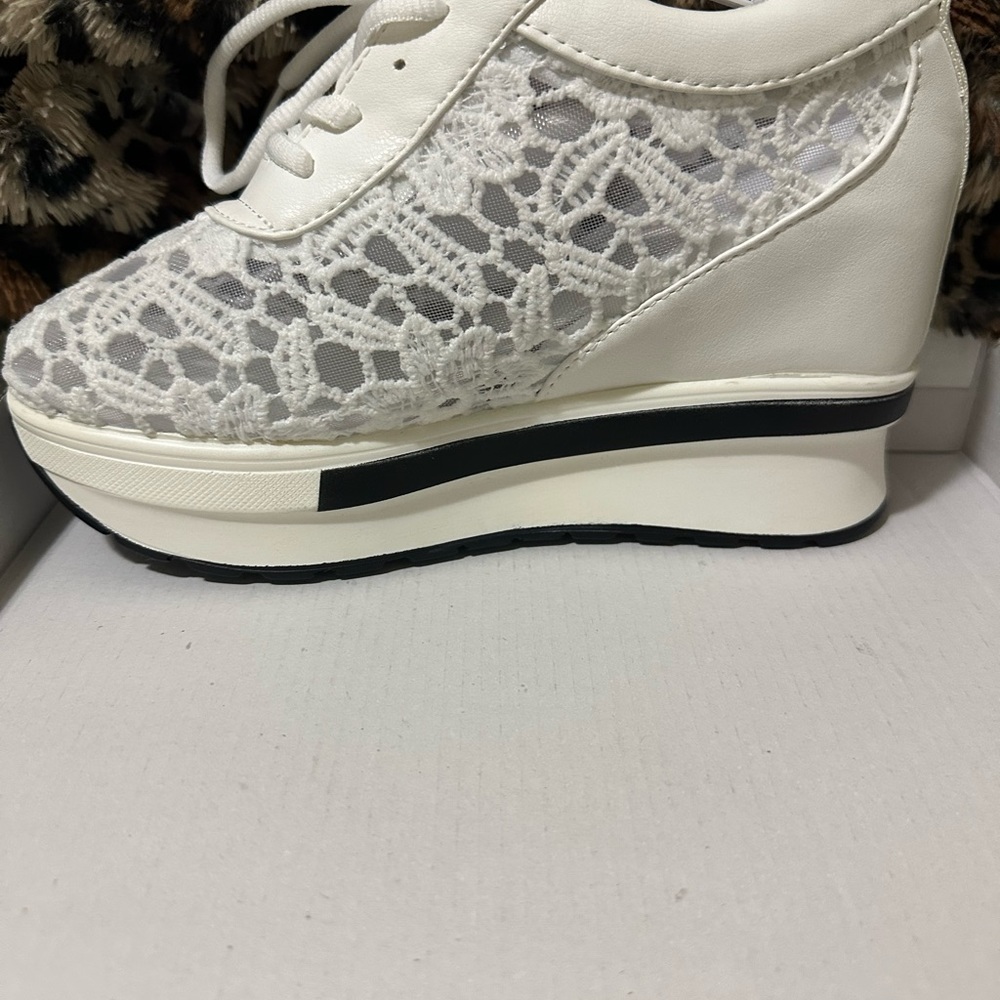 NEW - Picture 4 of 5